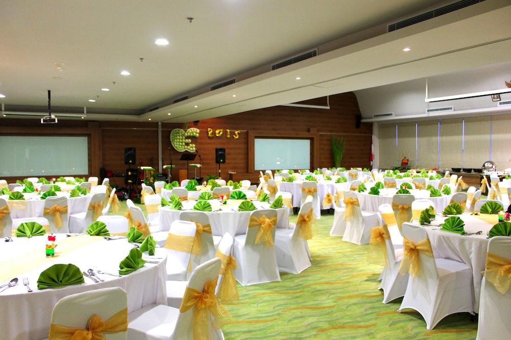 Eden Hotel Kuta  Exterior photo